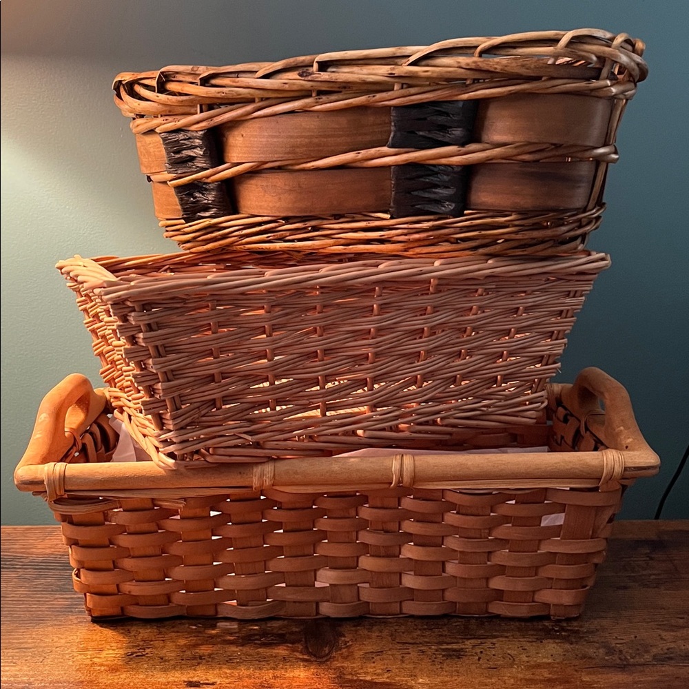 3 assorted baskets (sold together)